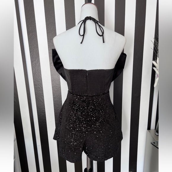 Adorable Bow Halter Velvet Sequin Romper - NWT - Picture 4 of 5